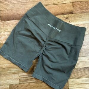 Alphalete Amplify Shorts - Olive Green - M